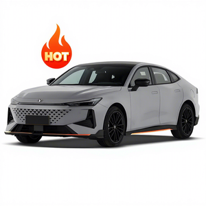 Changan UNI-V 2024, Berlina con Trasmissione Automatica, Guida a Sinistra, Alimentazione a Benzina, Prodotta in Cina - Product Image 2