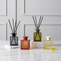 Vente en gros de flacons diffuseurs carrés en verre de luxe de 200 ml pour l'aromathérapie et les parfums, avec bouchon à vis, pour la décoration de la maison