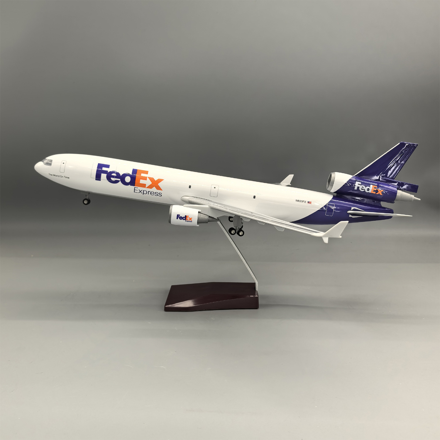Alibaba.com上の高品質なフェデックスおもちゃ飛行機メーカーと