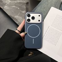Coque de téléphone portable antichoc magnétique intégrale en TPU+PC givré effet peau avec protection d'objectif pour 16 Pro Max