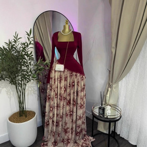 Robes maxi élégantes pour femmes, à manches longues, avec dentelle, imprimé doux, col carré, ceinture, haute élasticité, tendance - Product Image 2