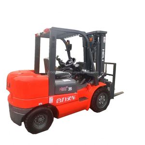 Produit d'origine japonaise, très demandé : Chariot élévateur à flèche télescopique d'occasion avec déplacement latéral, 3 tonnes, en bon état, en vente. - Product Image 1