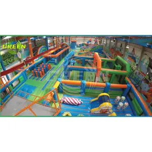 Kommerzielle Kinder Outdoor Indoor Amusement Cartoon Hüpf pullover Aufblasbare Spielgeräte City Hindernis Trampolin Park