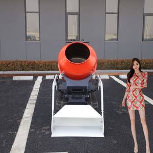 Mélangeur de transit de béton à chenilles 3cbm personnalisé de haute qualité pour la construction photovoltaïque - Product Image 4