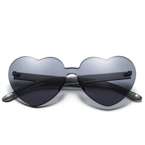 Logo personnalisé Pas Cher En Plastique En Gros Personnalisé Sans Cadre Bonbons Couleur PC Sans Monture Lunettes De Soleil Nouvelles Lunettes De Soleil À La Mode En Forme De Coeur D'amour - Product Image 3