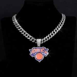 Collana con Ciondolo in Smalto Iced Rhinestone KNICKS per Uomo, Stile Hip Hop, con Catena Cubana Dorata, Regalo per Tifosi Sportivi - Product Image 5