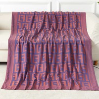 Großhandel 100% Polyester Jacquard Flugzeug Überwurf decken Brief gewebte geometrische moderne feste Bettdecke für Herbst Home Travel