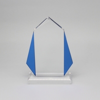 Trophée moderne en acrylique avec panneaux latéraux bleus, logo personnalisé, plaque de reconnaissance exécutive