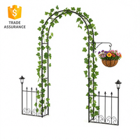Arche solaire décorative pour plantes avec treillis courbé, panneaux de clôture de jardin et piquets de fixation au sol