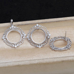 Boucles d'oreilles clous en argent 925 avec fleur, perle de coquillage blanche 15,5-15,7 mm, ensemble d'accessoires de bijoux classiques à faire soi-même - Product Image 1