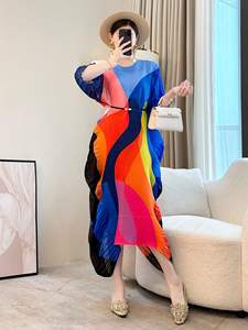 Miyake kadın High-End yaz gökkuşağı kontrast renk pileli gevşek zayıflama tasarım zemin uzunluğu tombul kızlar için sahil - Product Image 2