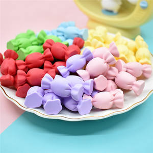 Produit phare : Cabochon plat en résine 3D en forme de bonbon pour la décoration DIY de coques de téléphone, pinces à cheveux, boucles d'oreilles et pendentifs - Product Image 4