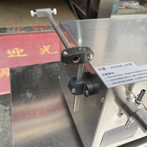 Machine de remplissage semi-automatique à pompe magnétique (simple/double tête) avec contrôle servo : pour l'eau, l'alcool et les huiles essentielles - Product Image 3