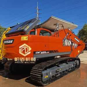 Excavatrice sur chenilles Doosan DX225LCA d'origine, de haute qualité, pour travaux routiers et terrassement. - Product Image 1