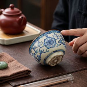 Taza de porcelana Ru Ware Floral Master Cup para degustación de té Kung Fu, para té Pu'er, sin tapa, origen Dehua, sin plomo. - Product Image 2