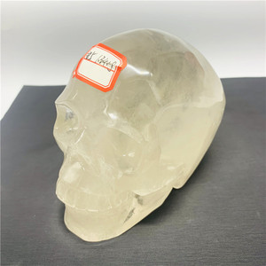 Teschi in Cristallo di Quarzo Bianco Naturale Intagliati a Mano a Grandezza Naturale in Vendita - Product Image 4