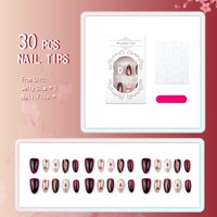 Ongles press-on de qualité supérieure, 30 pièces, rouge cerise, courts, en forme d'amande, dorés, avec motifs floraux en relief et petits strass, fabriqués à la main