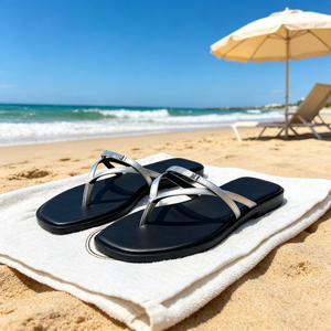 Prix de gros Tongs de luxe tendance, sandales de plage plates de créateur pour femmes, tongs à bout ouvert pour l'été - Product Image 3
