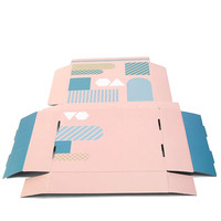 Boîte d'expédition en carton ondulé personnalisée avec impression de motif d'avion postal, avec lamination mate et paillettes pour l'expédition et l'envoi postal