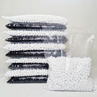 Vente en gros de perles acryliques en vrac blanches, noires et multicolores rondes en plastique et lucite à des fins décoratives