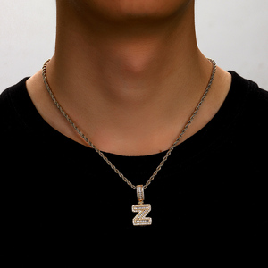 Collar con baño de oro de 18 quilates con colgante de circonita con las 26 letras del alfabeto inglés para mujer - Product Image 3