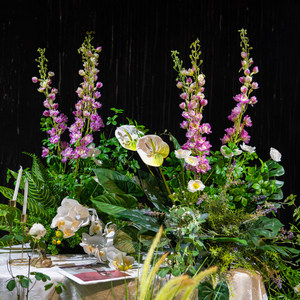 Pila de Flores Artificiales Terminadas al por Mayor para Decoración de Fondo de Escenario de Boda, Suministro para Proyectos Comerciales, Disponible en Grandes Cantidades - Product Image 5