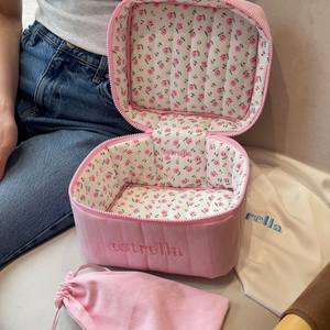 Trousse <span class=keywords><strong>de</strong></span> toilette <span class=keywords><strong>Chewbacca</strong></span> rose vif à paillettes tricotée pour maquillage - Product Image 3