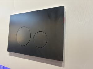 SS-004 Panneau de chasse d'eau mural en acier inoxydable 304 noir mat, design moderne, double chasse, écologique, actionneur à commande manuelle - Product Image 2