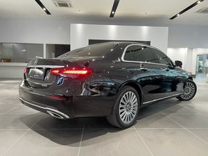 <span class=keywords><strong>Mercedes</strong></span>-<span class=keywords><strong>Benz</strong></span> E300L Fashion Edition 2022 Usado, 40000 KM, Sin Accidentes, Sedán de Lujo - Product Image 4