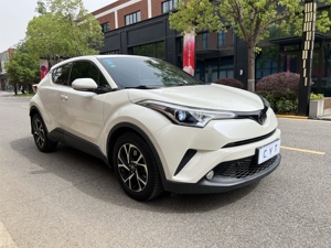 รถยนต์มือสองราคาถูก <span class=keywords><strong>Toyota</strong></span> C-HR <span class=keywords><strong>Hybrid</strong></span> <span class=keywords><strong>Toyota</strong></span> CHR เบนซิน สมรรถนะดี รถ SUV มีรถพร้อมส่ง - Product Image 3