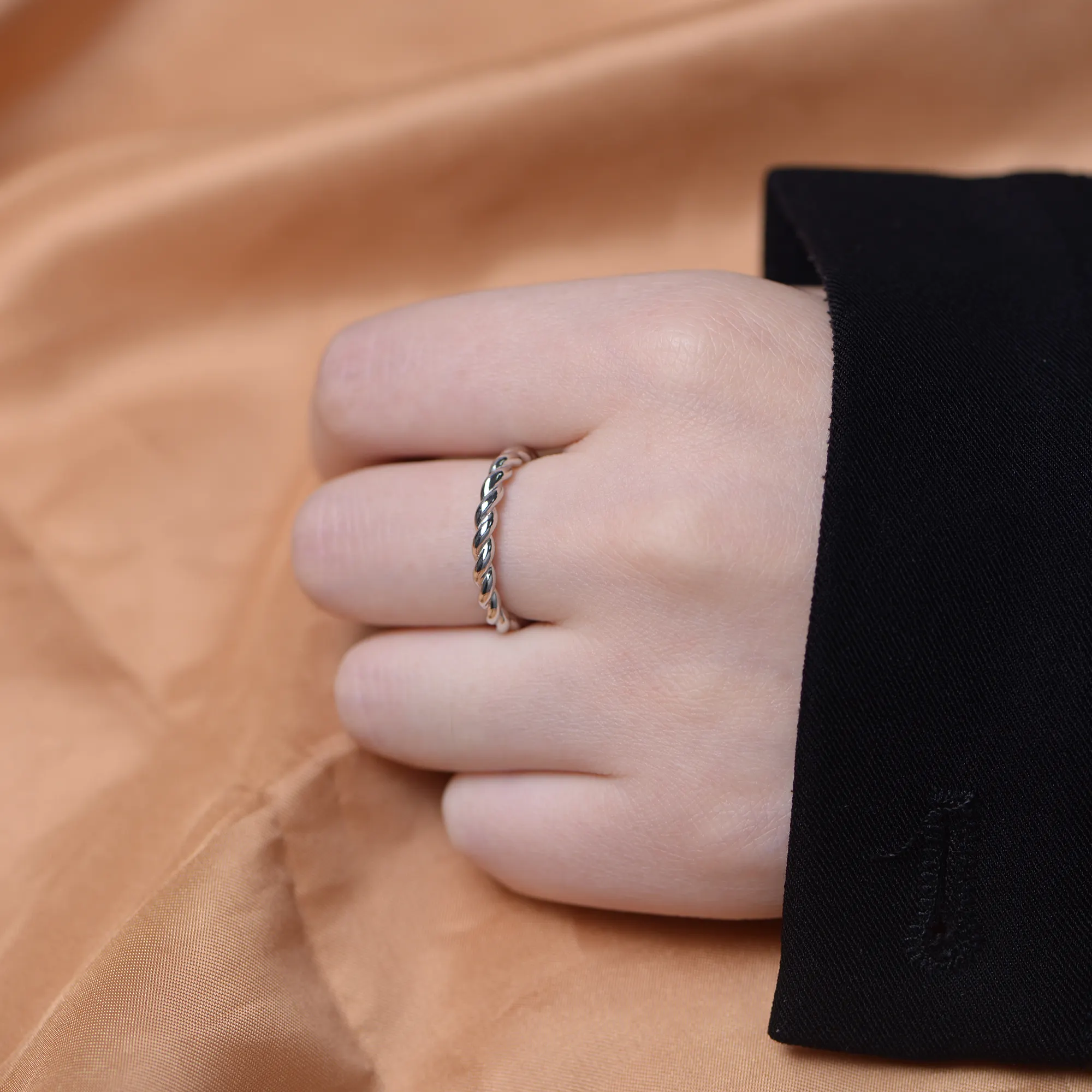 Высокое качество простой кубический цирконий витой ремешок дизайн кольцо ручной работы 925 стерлингового серебра ювелирные изделия