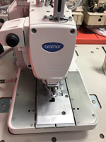 Machine à coudre à œillets électroniques Brother RH-9820 d'occasion pour coudre des œillets pour costumes et jeans