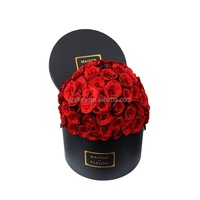 Carton unique boîte à fleurs avec rouge noir blanc couleur jaune