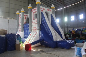 Structure gonflable EMPIRE CASTLE COMBO : Toboggan d'escalade et parcours d'obstacles pour enfants, idéal pour les événements commerciaux et la location extérieure (capacité 1000 kg) - Product Image 3