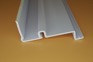 Profils d'extrusion en PVC/UPVC écologiques et durables pour fenêtres et portes, plastique pour hôpitaux, supermarchés, construction de bâtiments - Product Image 2