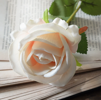 Roses artificielles en velours en gros, en vrac, rouges, blanches, bleues, roses, noires, violettes, fleurs décoratives personnalisées