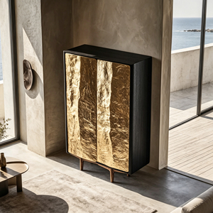 Credenza Alta con Foglia d'Oro Texturizzata, Struttura in Fibra di Vetro, Gambe in Legno, Armadio con Doppia Anta per Sala da Pranzo in Stile Wabi Sabi - Product Image 2
