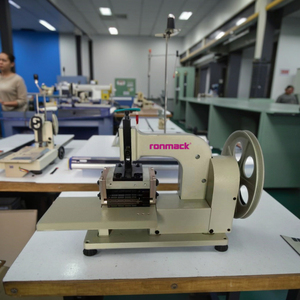Machine à coudre industrielle plate programmable RONMACK RM-668 à 4 aiguilles, point zigzag, moteur pour smockage - Product Image 3