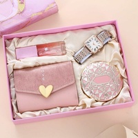 Boîte cadeau d'anniversaire pratique haut de gamme pour filles avec montre, parfum, coussin, portefeuille, cadran en verre de quartz simple et élégant
