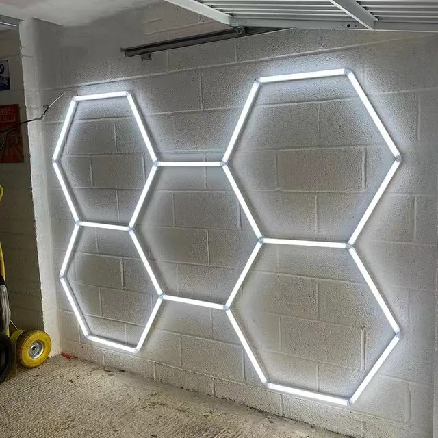 Design a nido d'ape esagonale luci a Led dettagli automatici prodotti barra luminosa per il soffitto del Garage della stazione di lavaggio