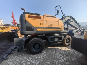 รถขุดตีนตะขาบ 22 ตัน รุ่น HW210 ในอเลเกรีย - Product Image 1