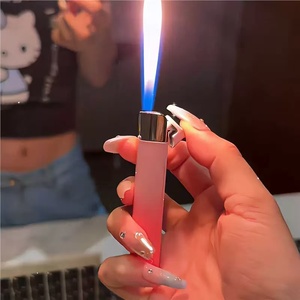 Briquet rechargeable en métal pour femme avec design compact coupe-vent – Accessoire élégant pour <span class=keywords><strong>cigarettes</strong></span> et cadeau - Product Image 3