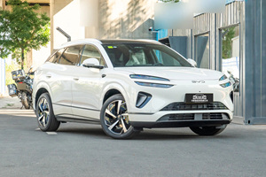 โรงงานขายส่งรถยนต์ BYD Sealion 06 SUV สีขาวอบอุ่น เกียร์อัตโนมัติ มาตรฐานยูโร 6 ล้อแม็ก R19 ภายในสีเข้ม รถยนต์พลังงานใหม่ความเร็วสูง - Product Image 3
