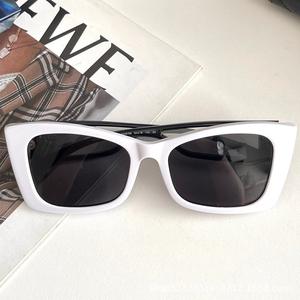 Lunettes de soleil tendance vintage bleues de haute qualité avec verres PC UV400, style streetwear euro-américain 2025, polyvalentes - Product Image 1