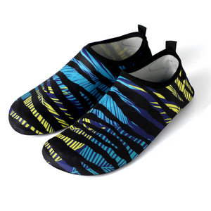 Fourniture directe d'usine pieds nus Wading chaussures d'eau pour hommes femmes matériau en caoutchouc à séchage rapide pour la plage en plein air plongée Yoga natation - Product Image 1