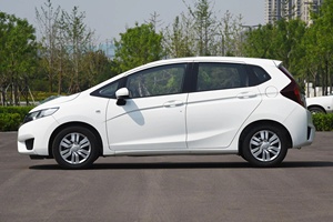 Honda Fit 1.5L LX CVT Voiture d'occasion, berline compacte à faible consommation de carburant, véhicule essence fiable I-VTEC Honda Jazz <span class=keywords><strong>Espace</strong></span> de chargement spacieux - Product Image 4