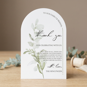 Tarjetas de Visita Elegantes de Papel de Arte Barnizado con Diseño Floral en Acuarela para Marcadores de Mesa y Tarjetas de Agradecimiento - Product Image 1