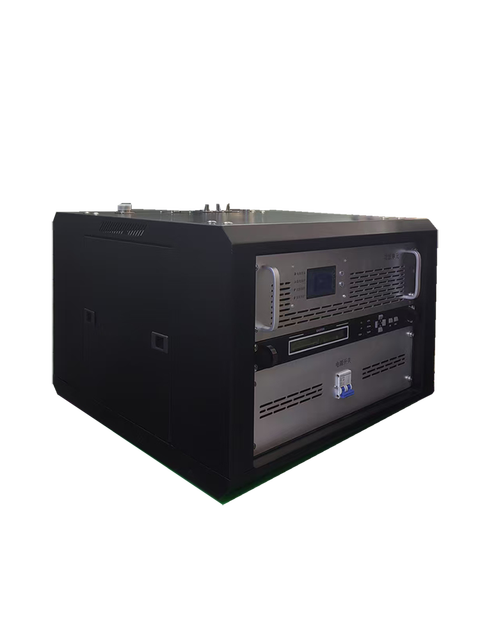 Professional FM Radio Transmitter 3000W Metal Construction for Interface for Public Broadcasting