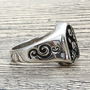 Shield <b>Ring</b> Titanium Steel Retro <b>Skull</b> Design Unisex Punk Style Jewelry Gift 27053 - Product Image 3