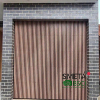 Grille de garage invisible en aluminium coloré Andexin, lamelles verticales, clôture, revêtement de porte de garage automatique